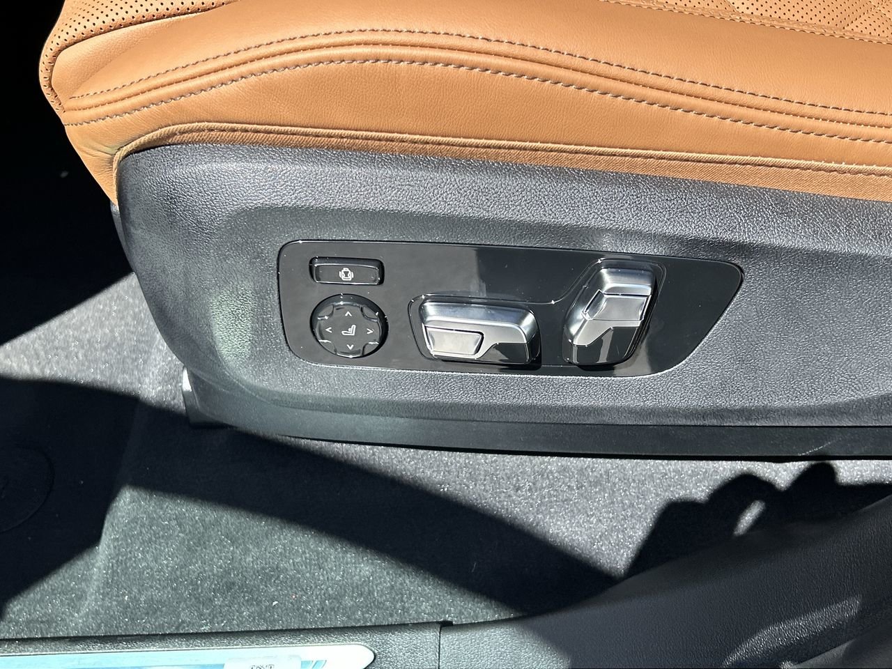 2025 BMW X7 XDrive40i, Toronto, Cash