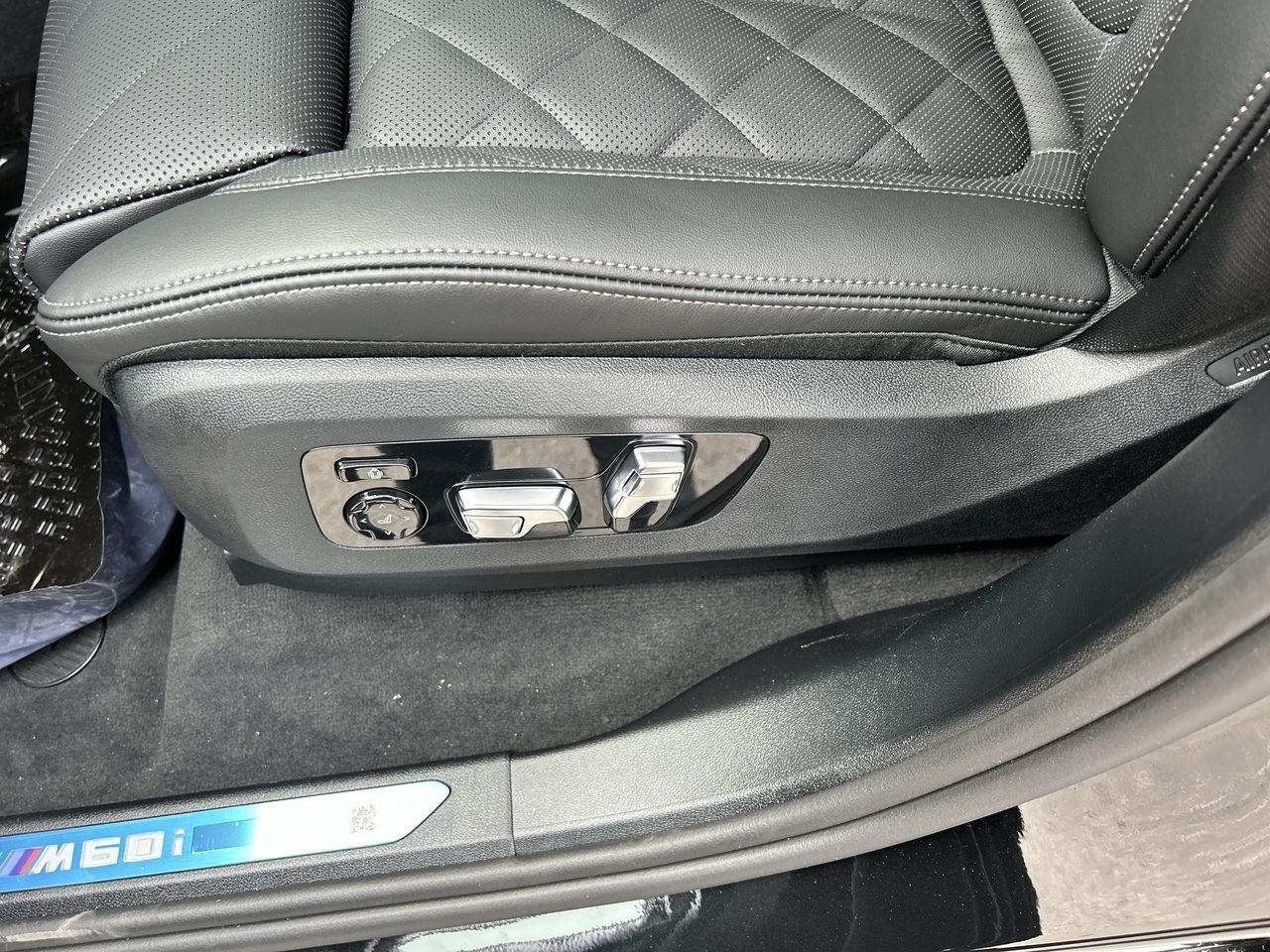 2026 BMW X7 M60i xDrive, Toronto, Cash