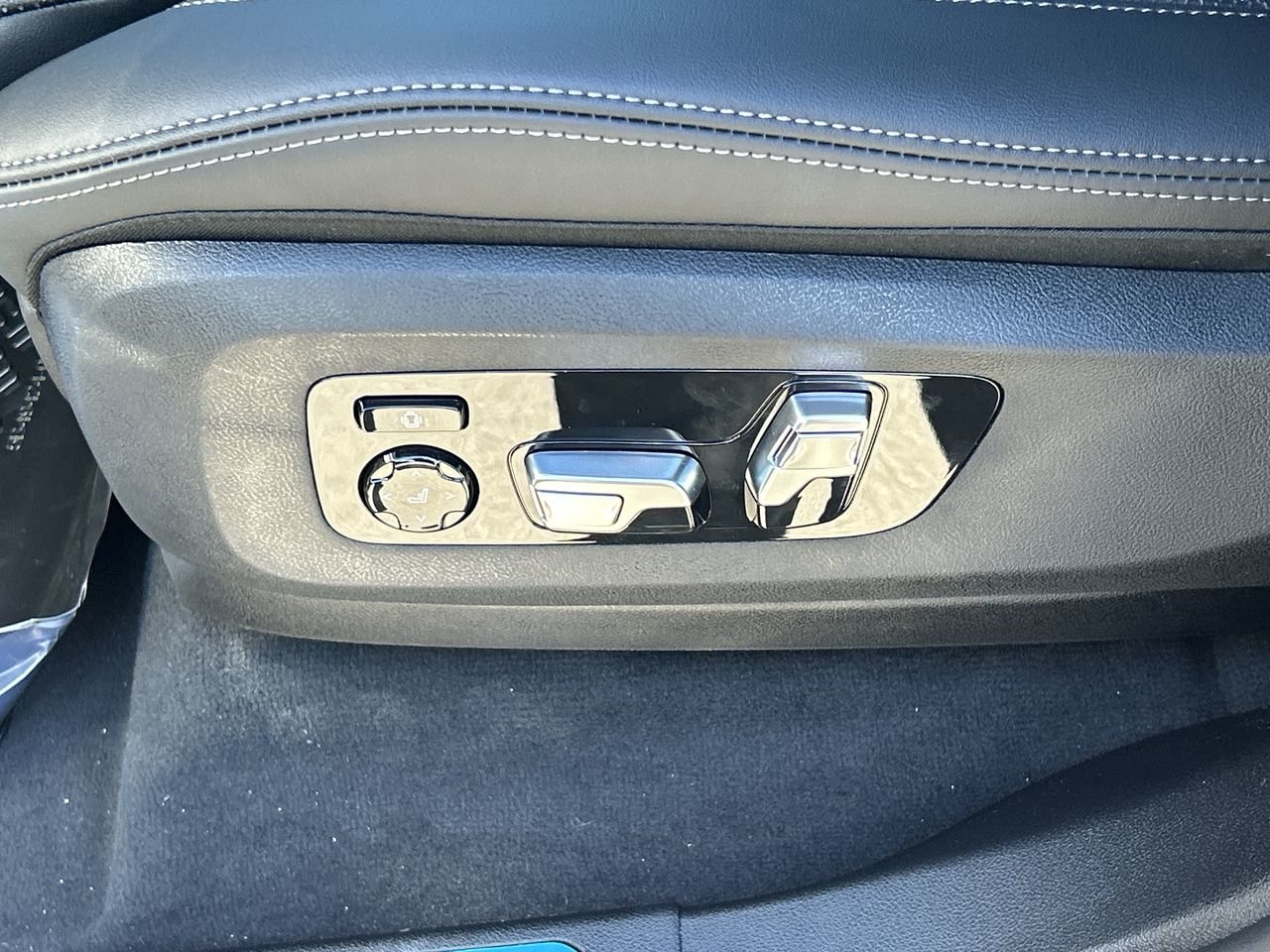 2026 BMW X7 M60i xDrive, 多伦多, 全款车