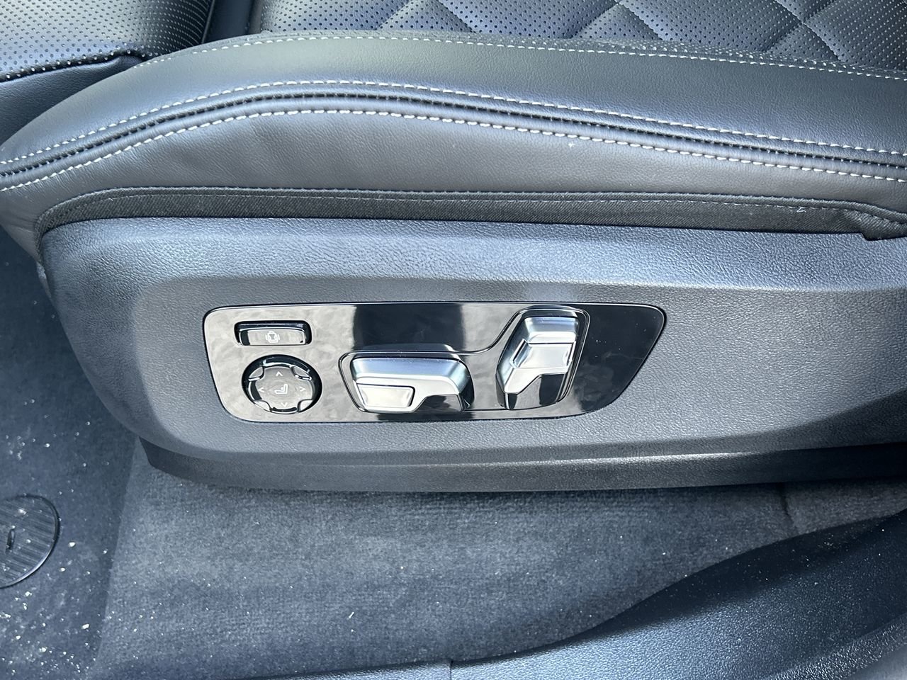 2026 BMW X7 xDrive40i, Toronto, Cash