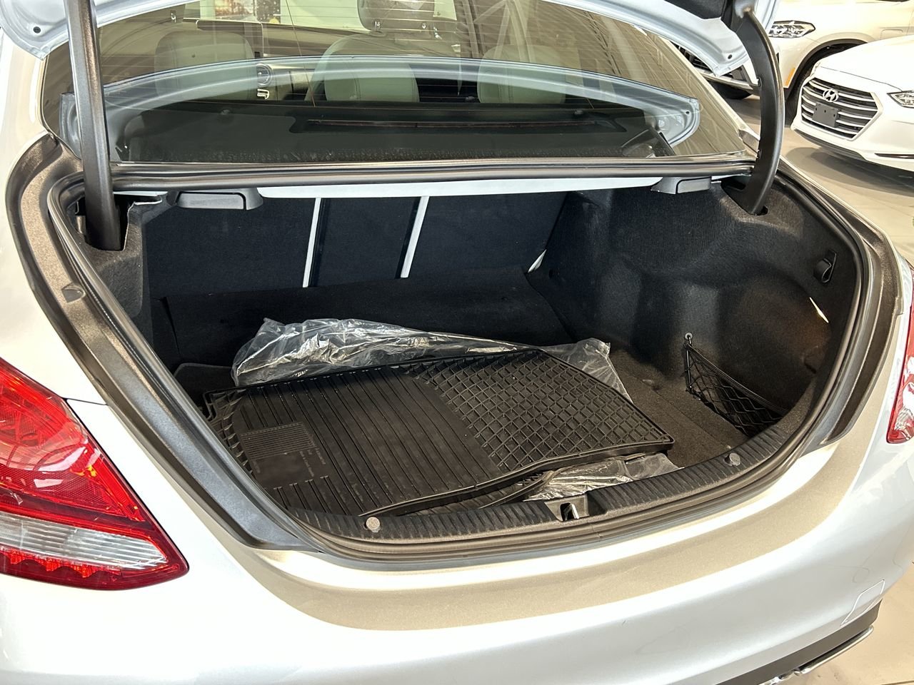 2016 Mercedes-Benz C300 4MATIC Sedan | Premium Package, Toronto, Cash