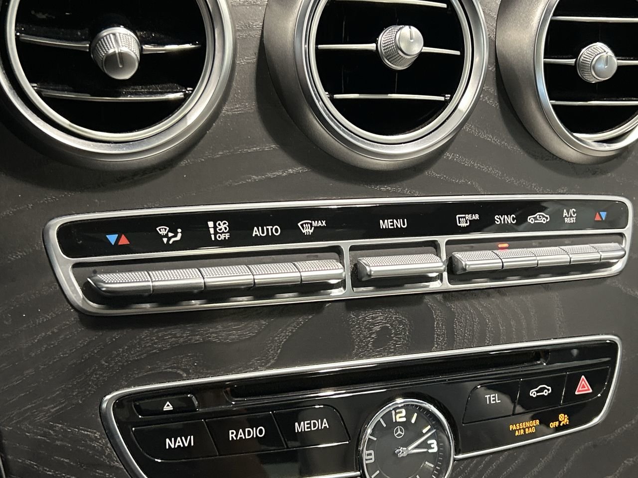 2016 Mercedes-Benz C300 4MATIC Sedan | Premium Package, Toronto, Cash