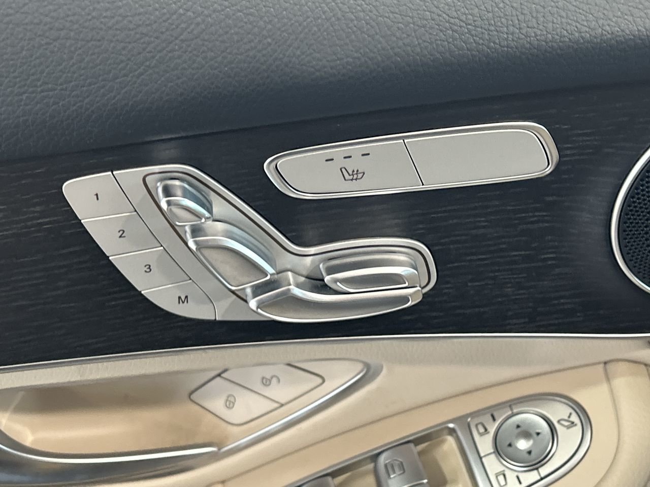 2021 Mercedes-Benz GLC300 4MATIC SUV | Premium PKG | Premium PLUS PKG, Toronto, Cash