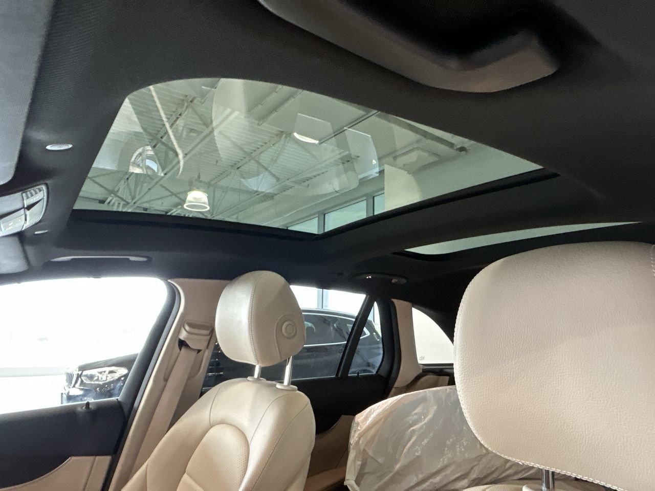2021 Mercedes-Benz GLC300 4MATIC SUV | Premium PKG | Premium PLUS PKG, Toronto, Cash
