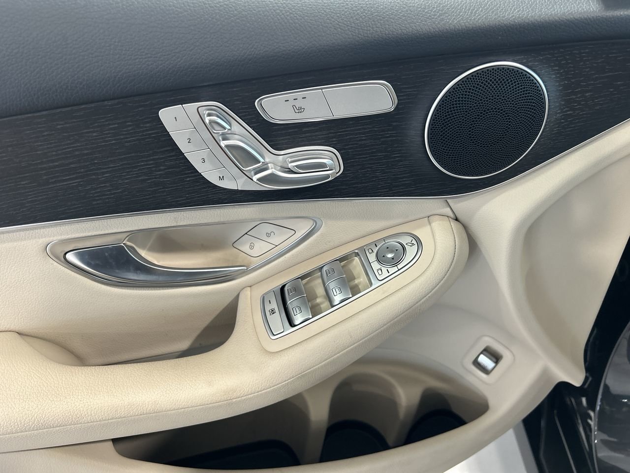 2021 Mercedes-Benz GLC300 4MATIC SUV | Premium PKG | Premium PLUS PKG, Toronto, Cash