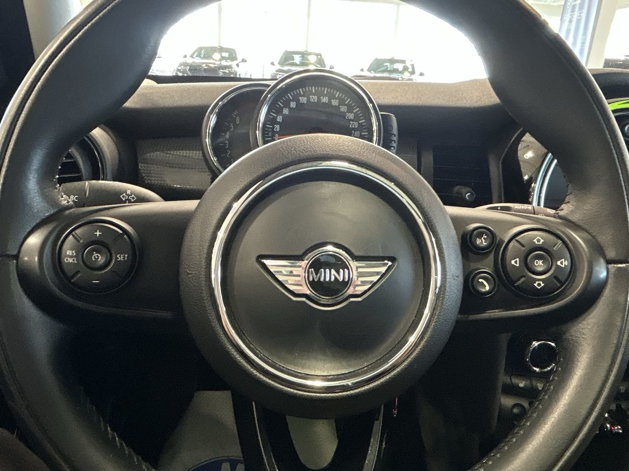 2016 MINI Cooper 5 Door | Essentials Package | Loaded Package, Toronto, Cash