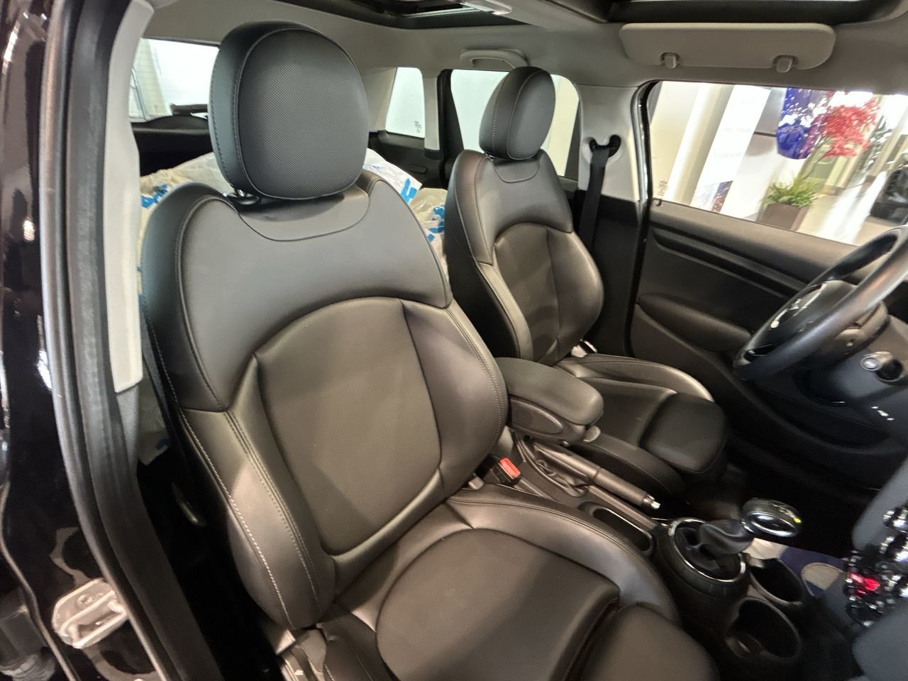 2016 MINI Cooper 5 Door | Essentials Package | Loaded Package, Toronto, Cash