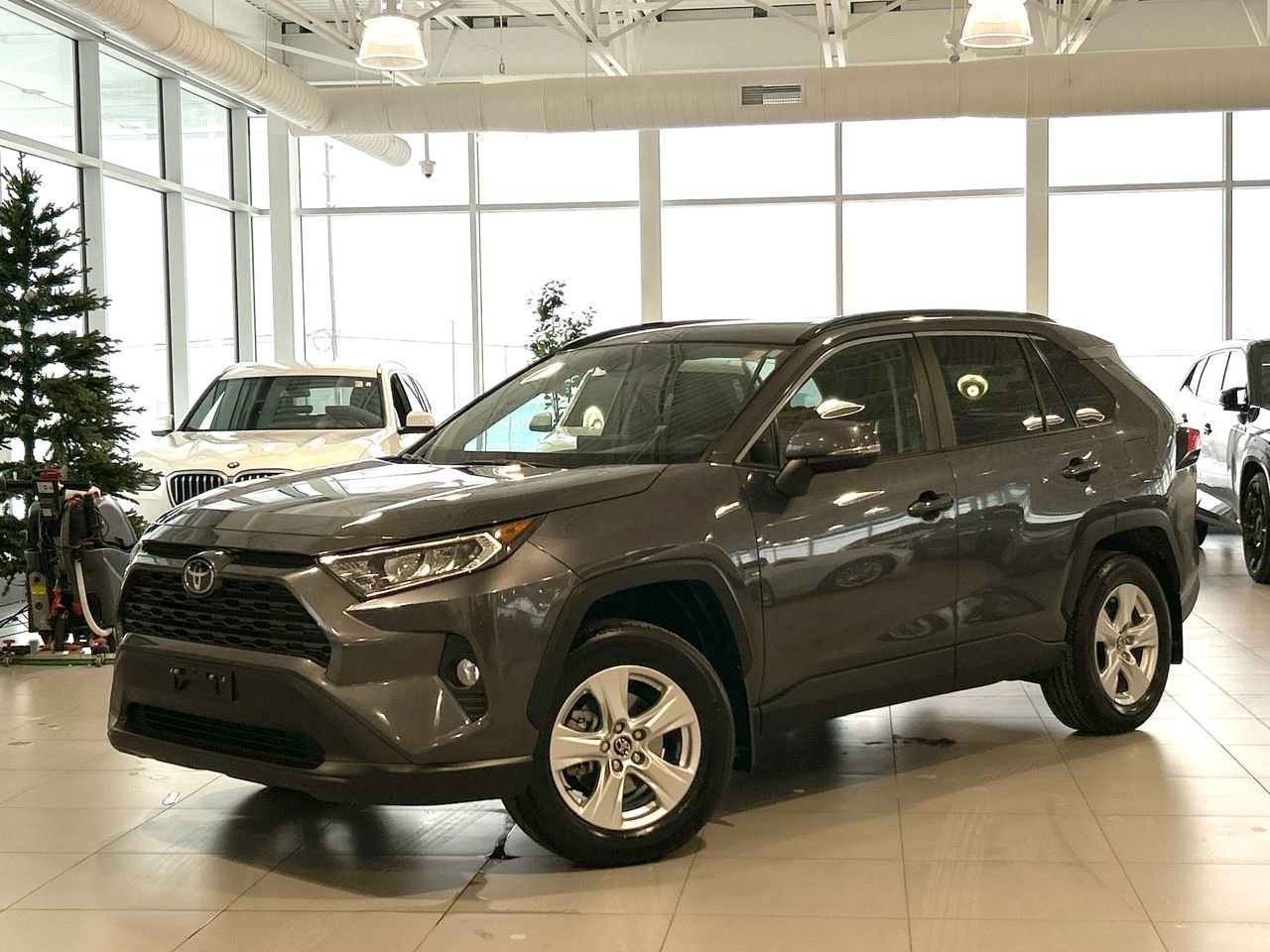 2019 Toyota RAV4 FWD XLE, Toronto, Cash