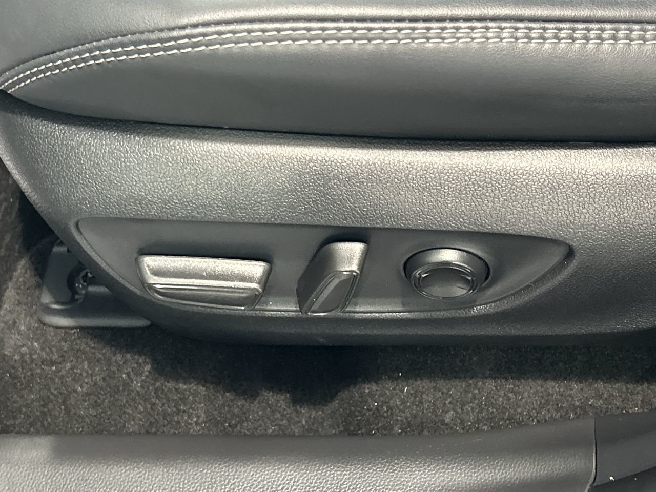 2023 Toyota RAV4 XLE AWD, Toronto, Cash