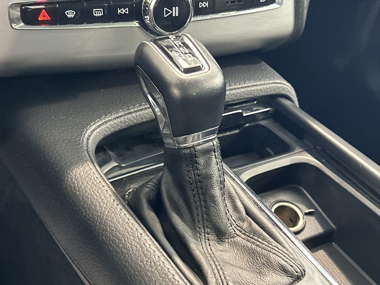 2018 Volvo XC90 T6 AWD Momentum, Toronto, Cash