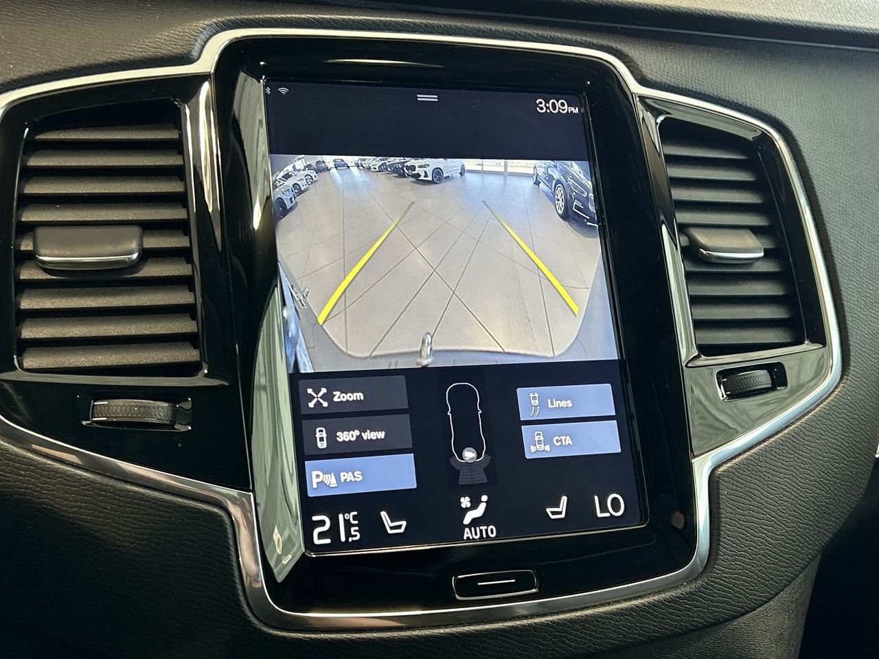 2018 Volvo XC90 T6 AWD Momentum, Toronto, Cash