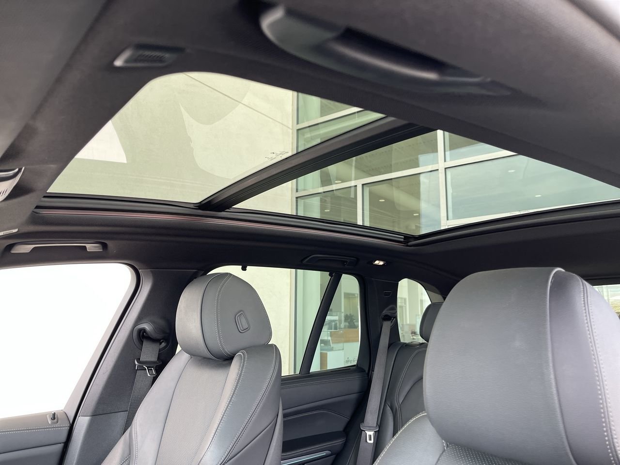 Used 2020 Alpine White BMW XDrive40i image 13