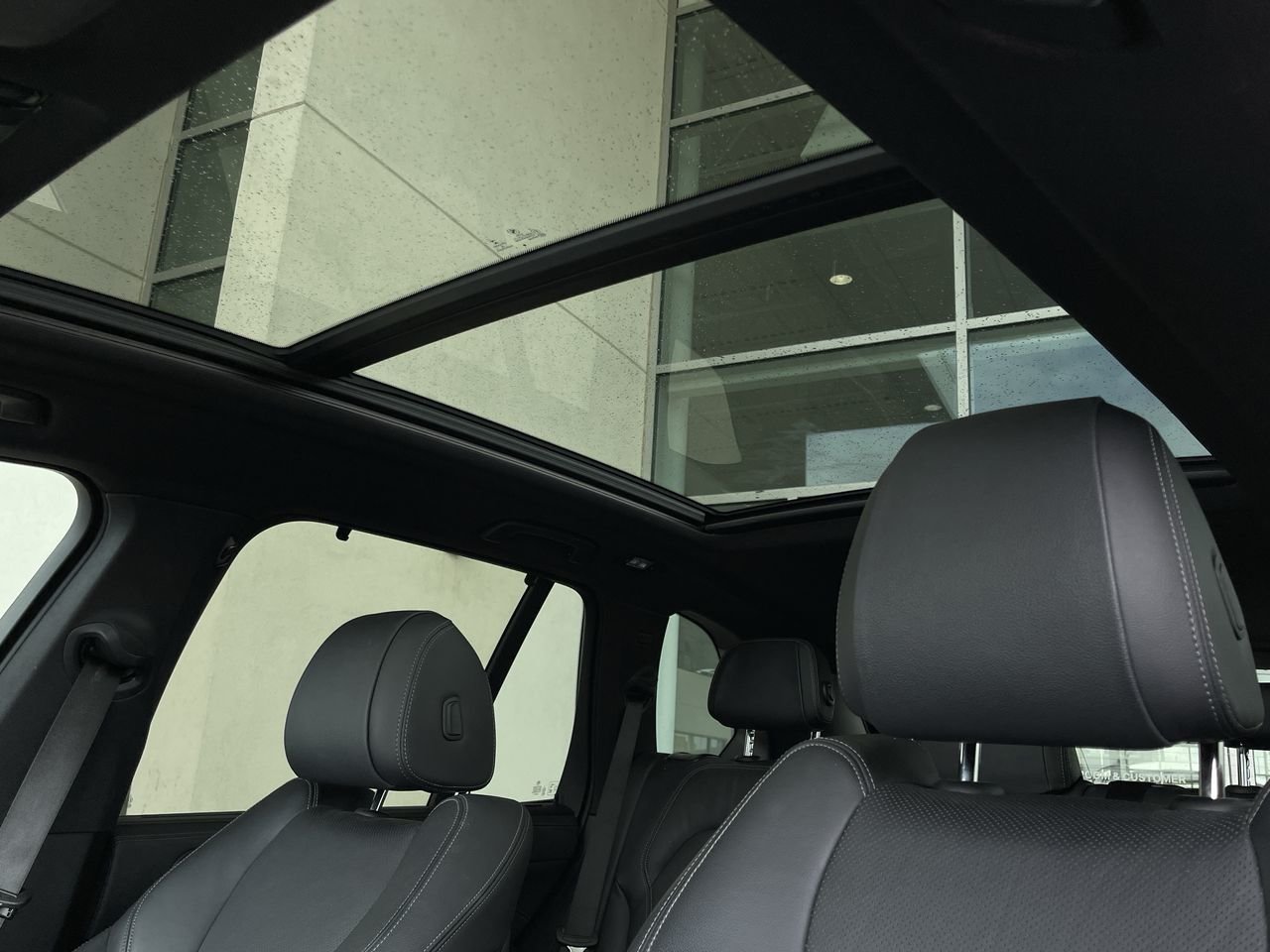 Used 2021  BMW XDrive40i image 28