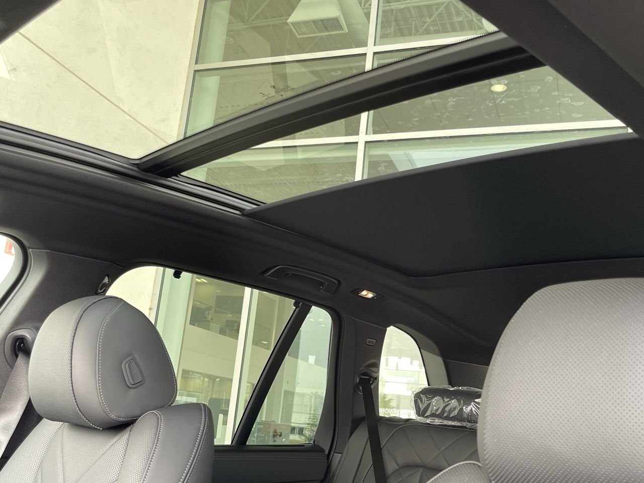 Used 2023 Black BMW XDrive40i image 30
