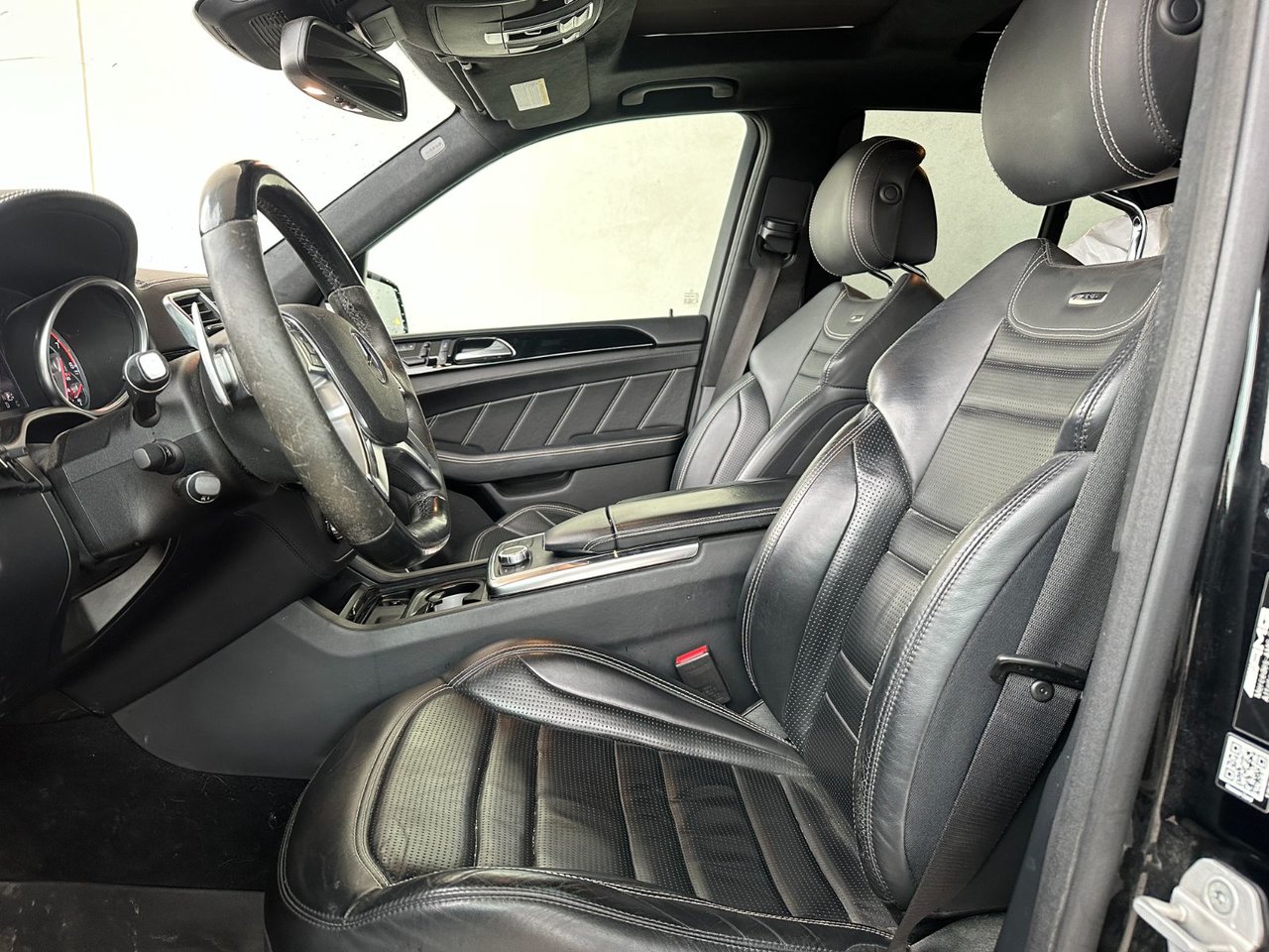 Used 2015 Black Mercedes-Benz ML 63 AMG image 4