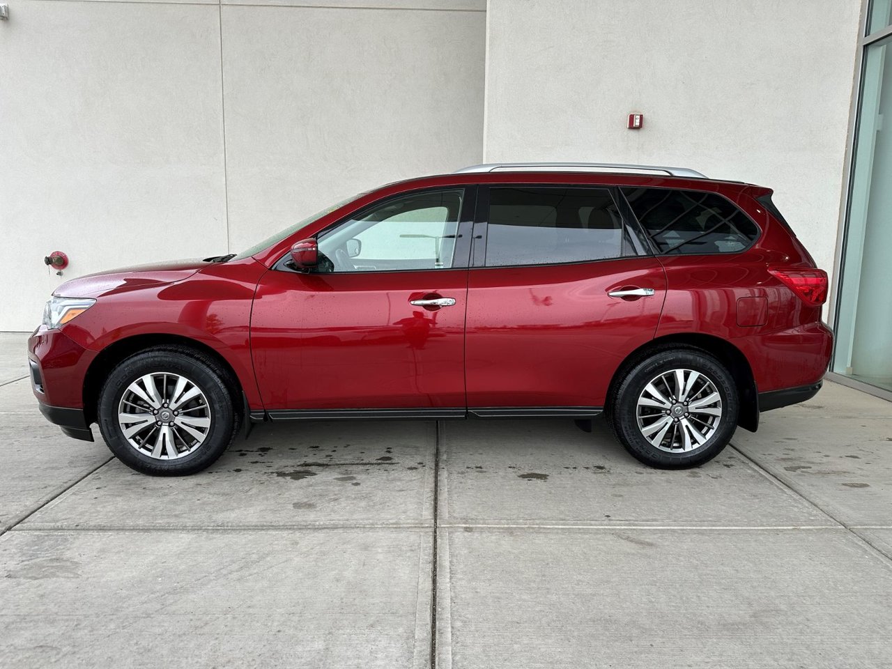 Used 2019 Red Nissan S image 2