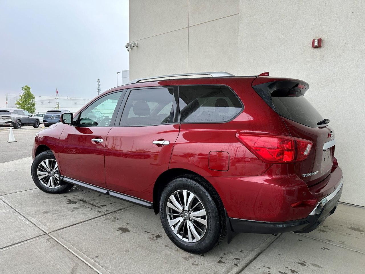 Used 2019 Red Nissan S image 3
