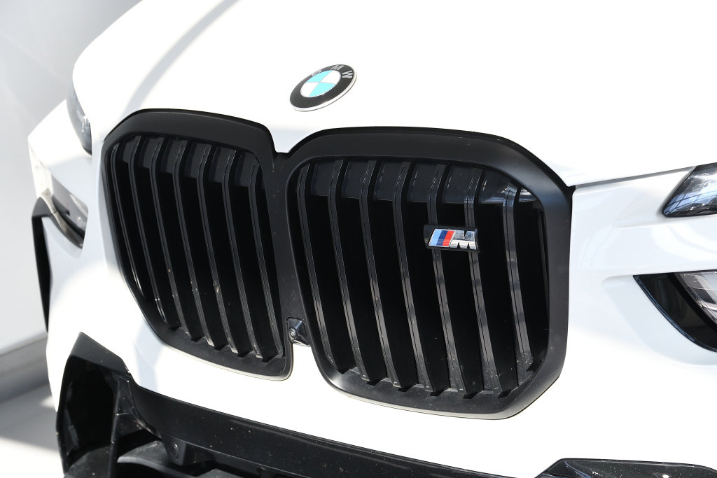 2025 BMW X7 M