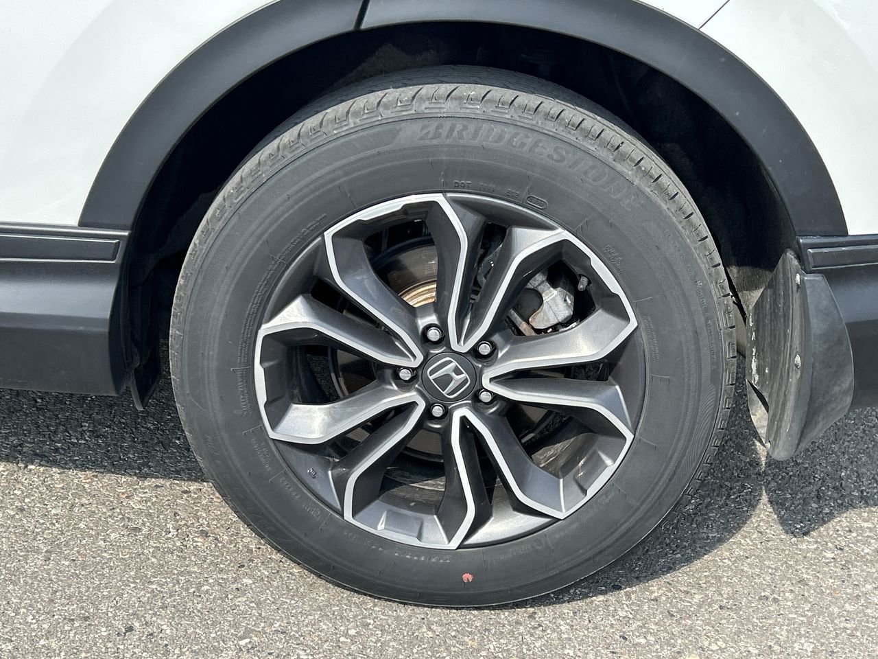 Used 2021 White Honda EX-L 4WD image 18