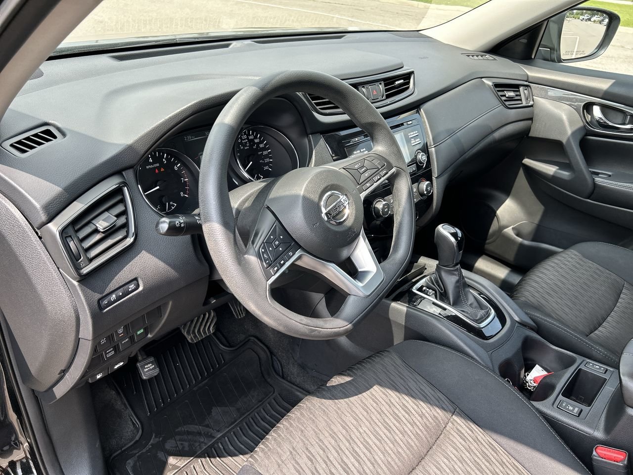Used 2017 Black Nissan S AWD CVT image 20