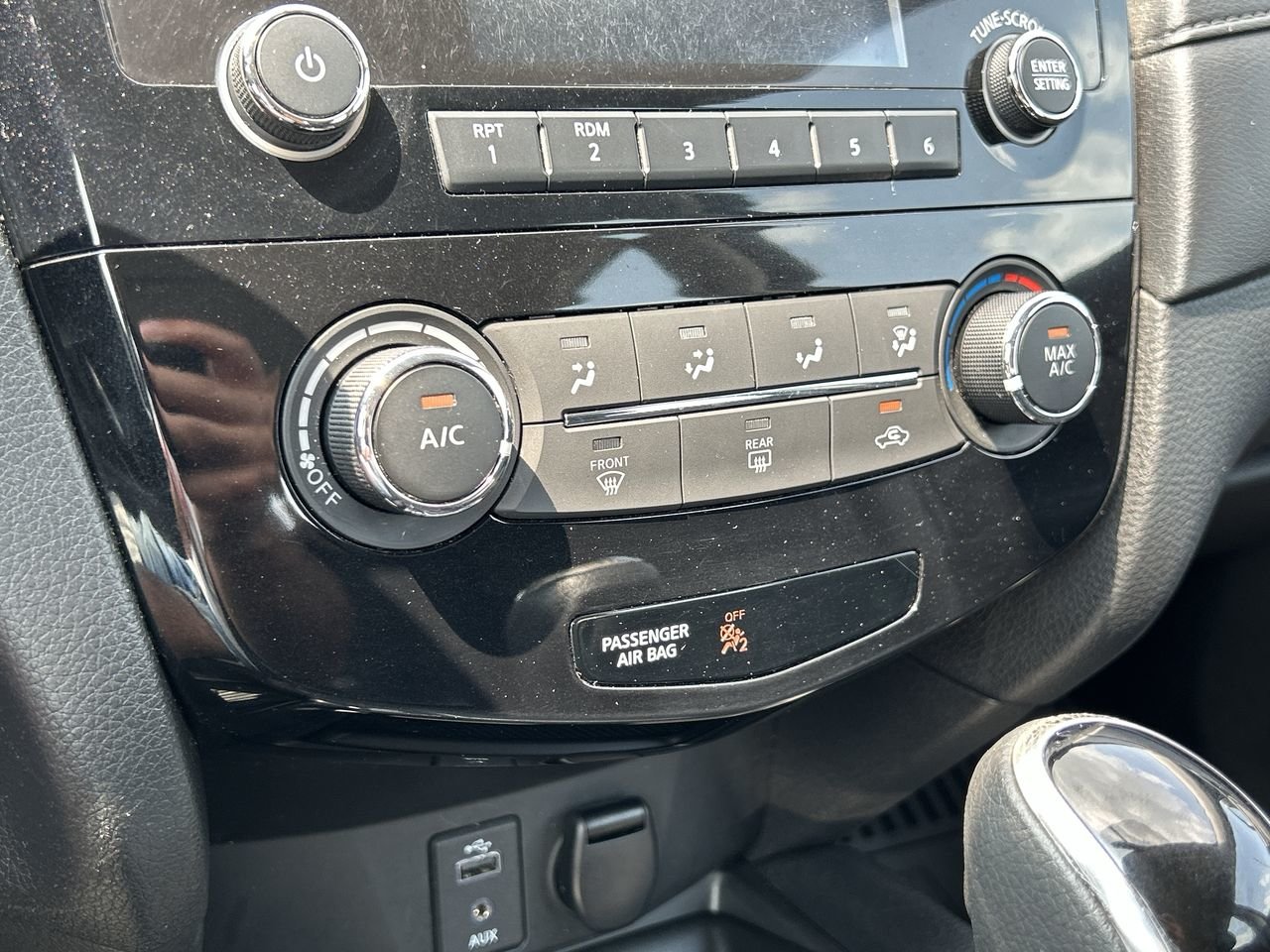 Used 2017 Black Nissan S AWD CVT image 26