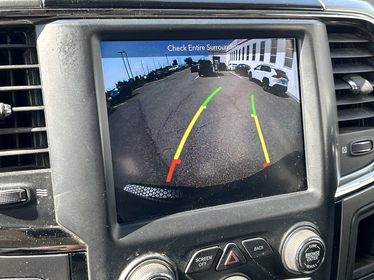Used 2018 Black Ram Sport (140.5 WB - 5.7 Box) image 26
