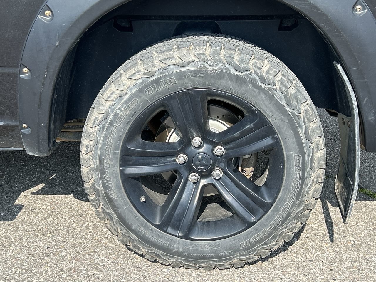 Used 2018 Black Ram Sport (140.5 WB - 5.7 Box) image 18