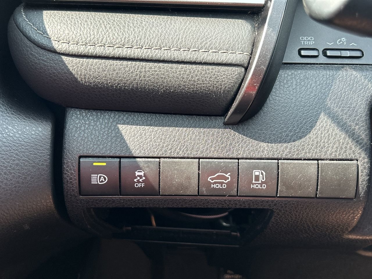 Certified Used 2019 WHITE Toyota 4-Door Sedan SE 8A image 30