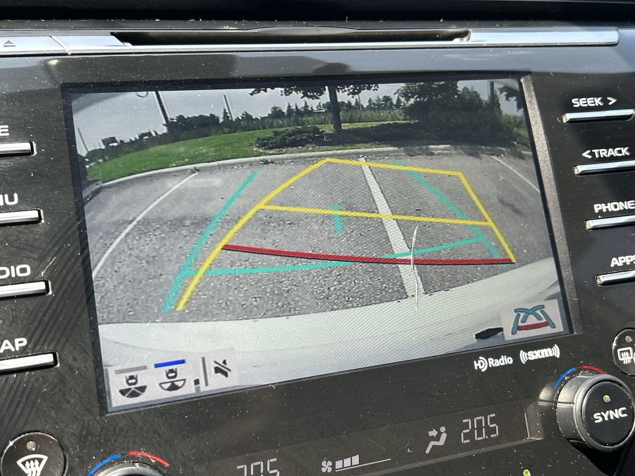 Certified Used 2019 WHITE Toyota 4-Door Sedan SE 8A image 25