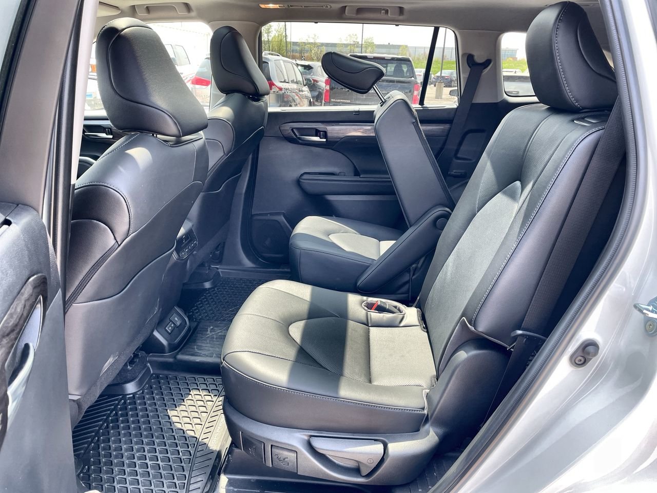 Certified Used 2023 Wind Chill Pearl Toyota Limited AWD image 30