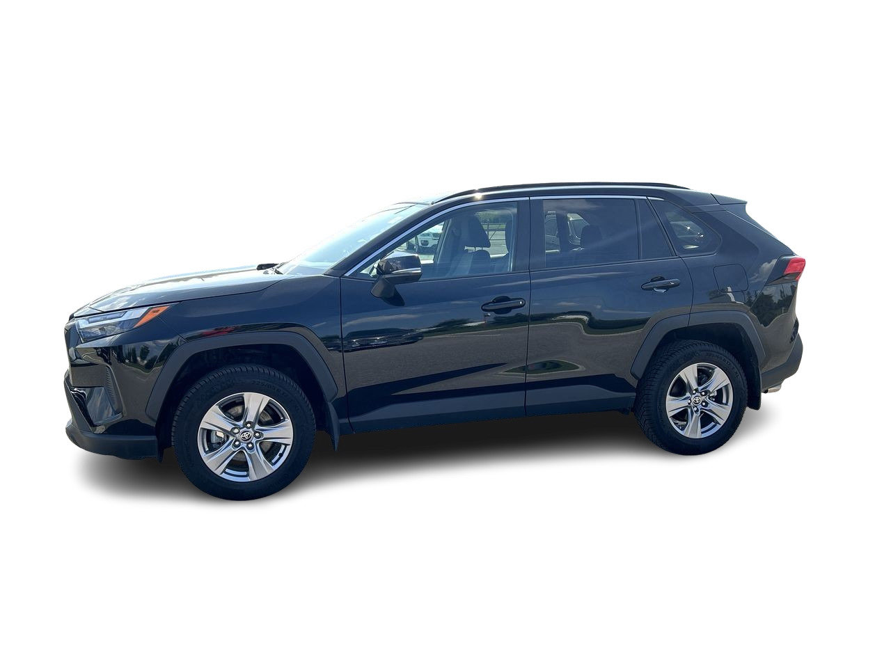 Certified Used 2022 Silver Sky Metallic Toyota XLE AWD image 4