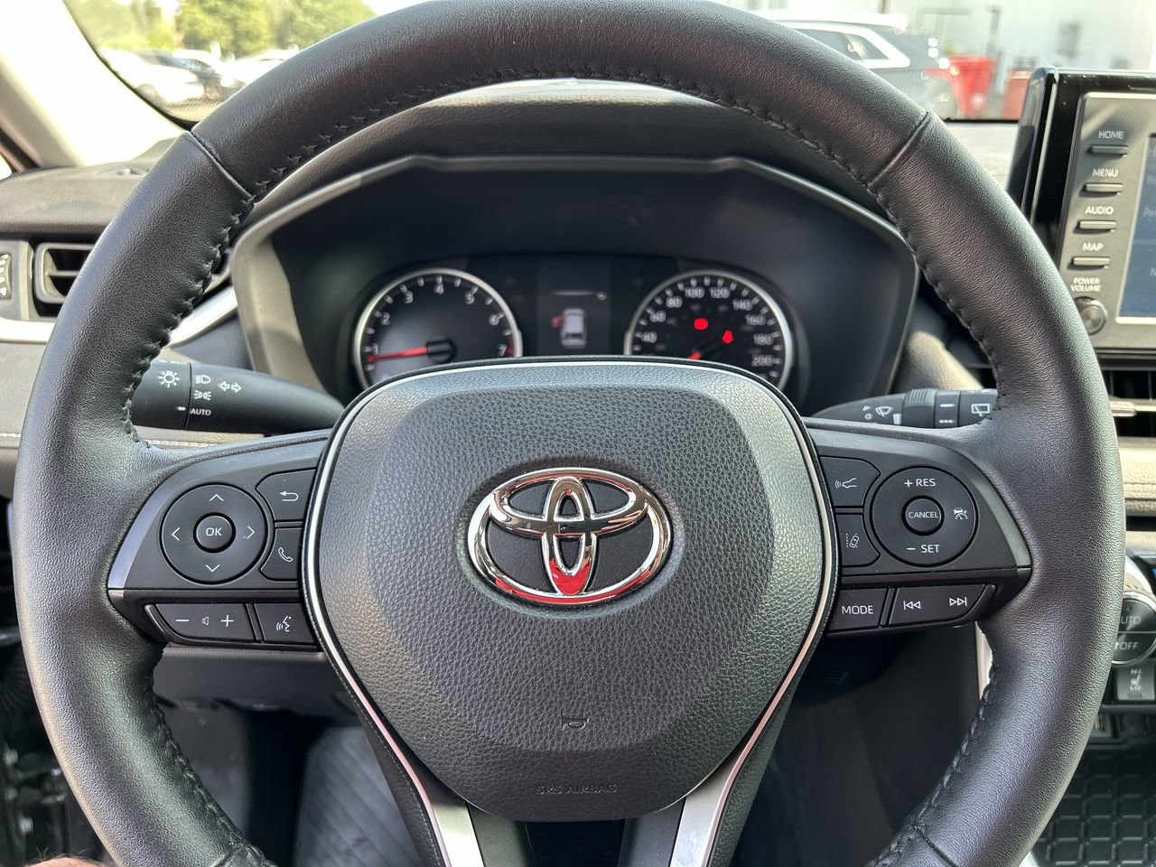 Certified Used 2022 Silver Sky Metallic Toyota XLE AWD image 22