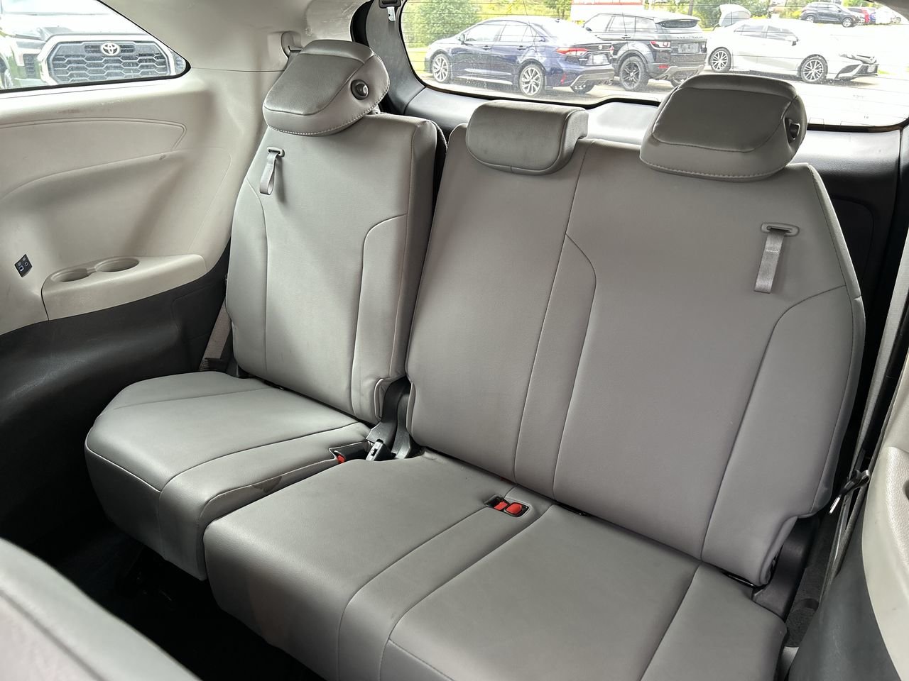 Certified Used 2022 Midnight Black Metallic Toyota Sienna XLE 8-Pass image 29