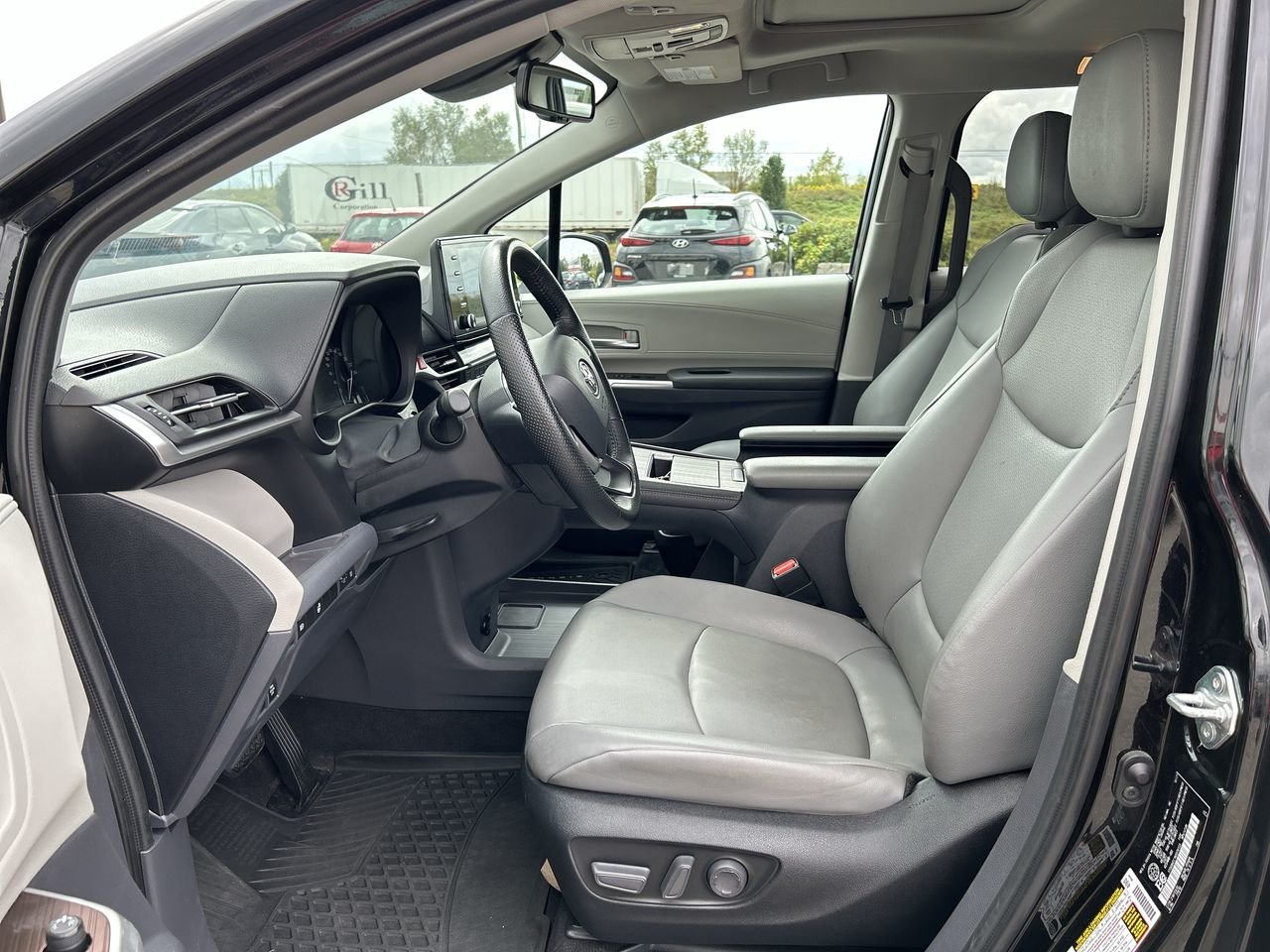 Certified Used 2022 Midnight Black Metallic Toyota Sienna XLE 8-Pass image 19