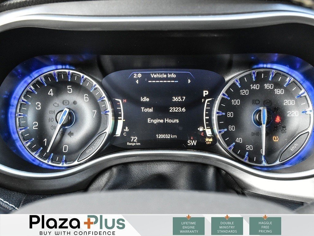 2022 Chrysler Pacifica Touring L-18