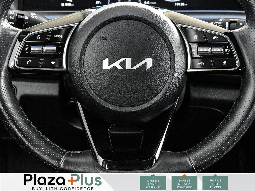 2024 Kia Seltos SX Navigation l Sunroof l Back Up Camera