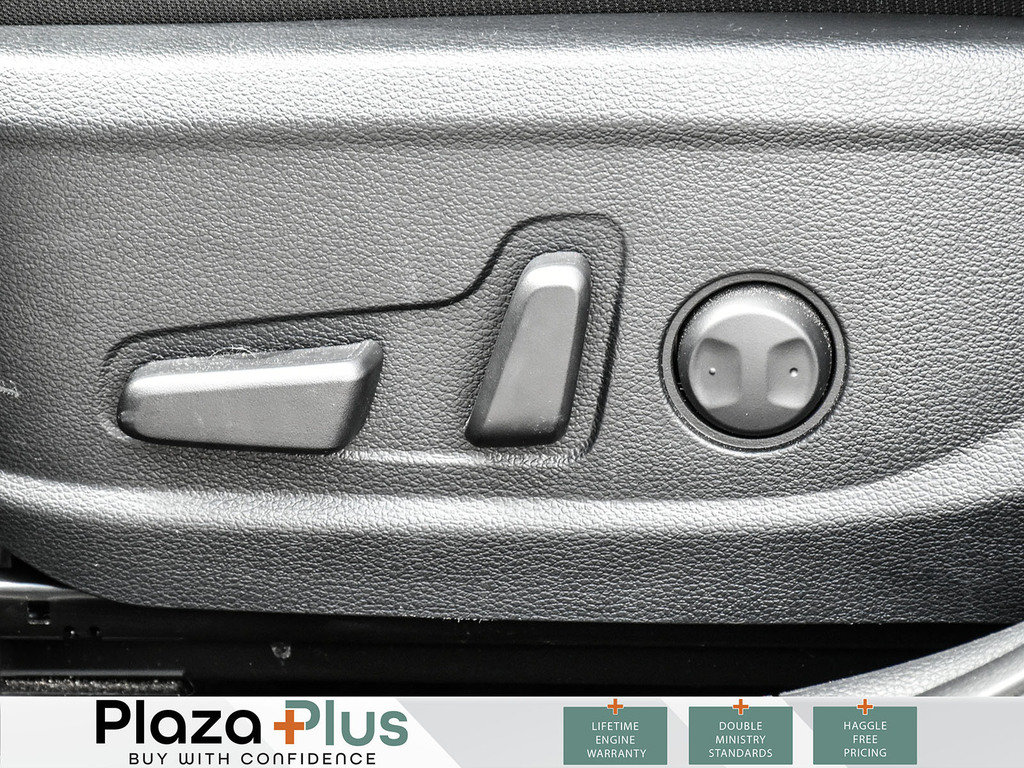 2024 Kia Seltos SX Sunroof l Navigation l Leather