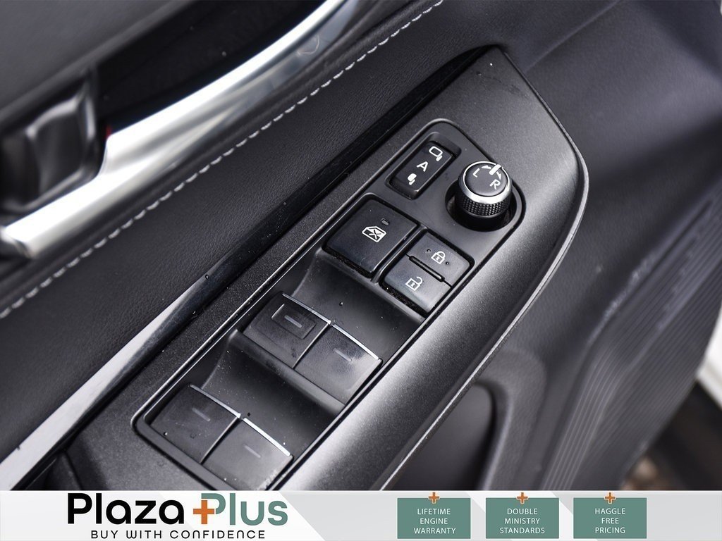 2022 Toyota Venza LE-7