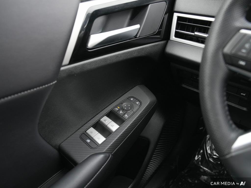 2024 Mitsubishi Outlander LE S-AWC