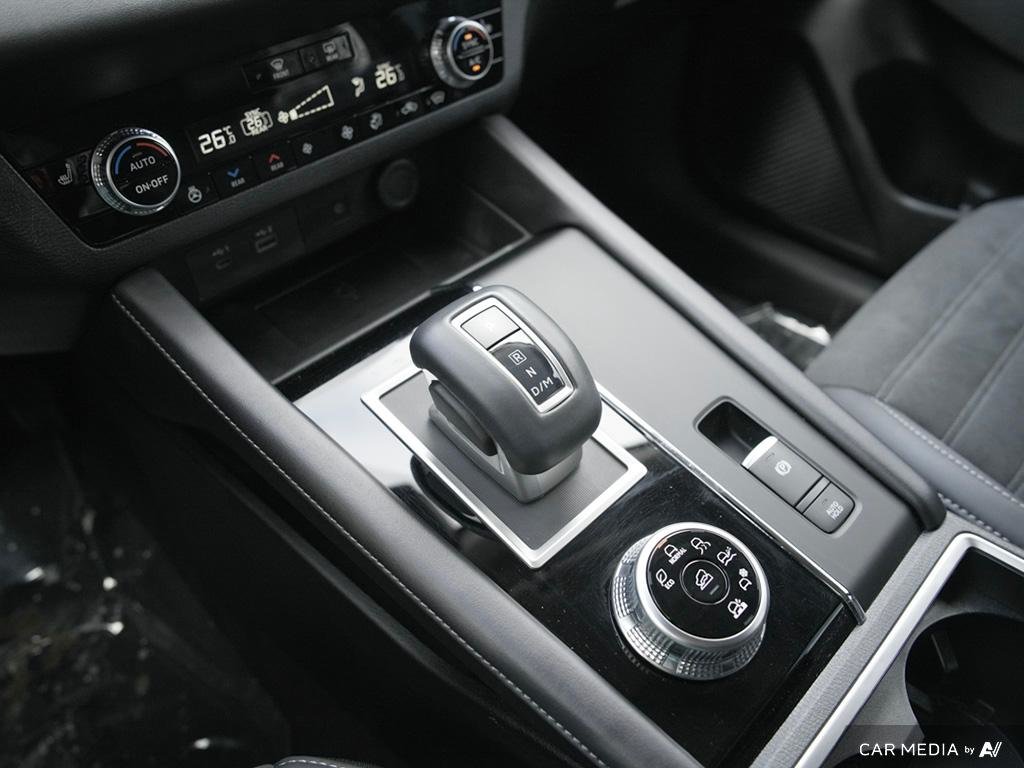 2024 Mitsubishi Outlander LE S-AWC