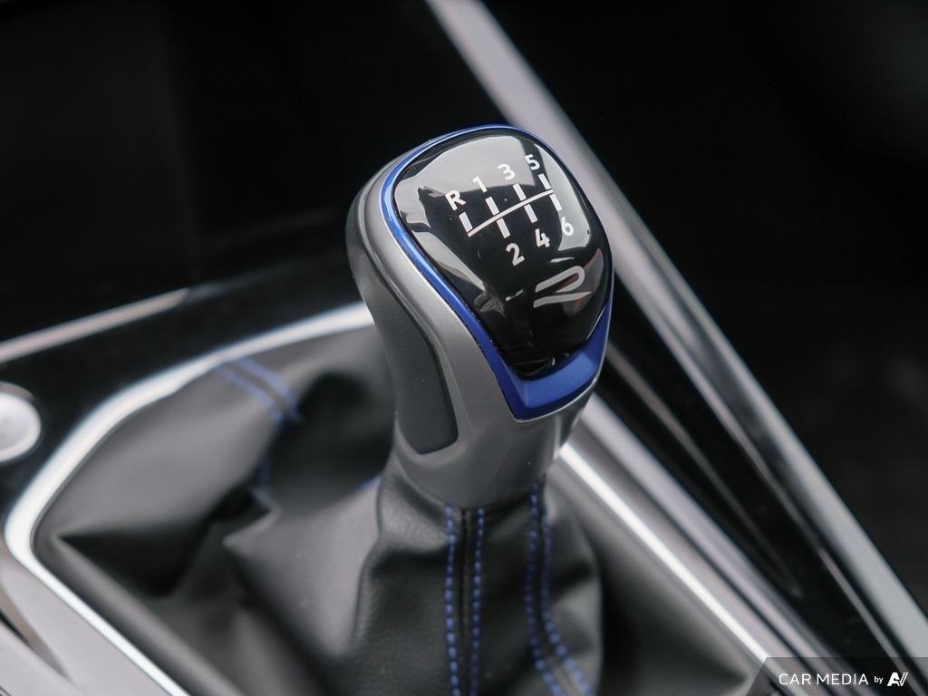 2024 Volkswagen Golf R 2.0 T 6Sp