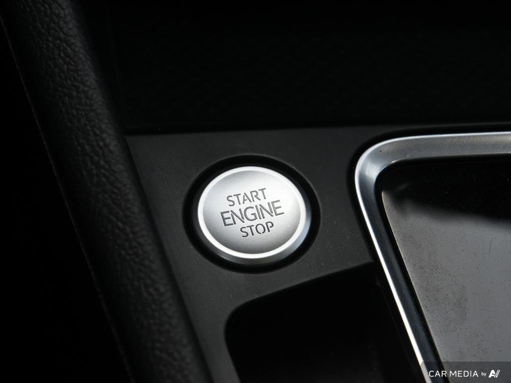 2021 Volkswagen Jetta Execline 1.4T 8sp at w/Tip