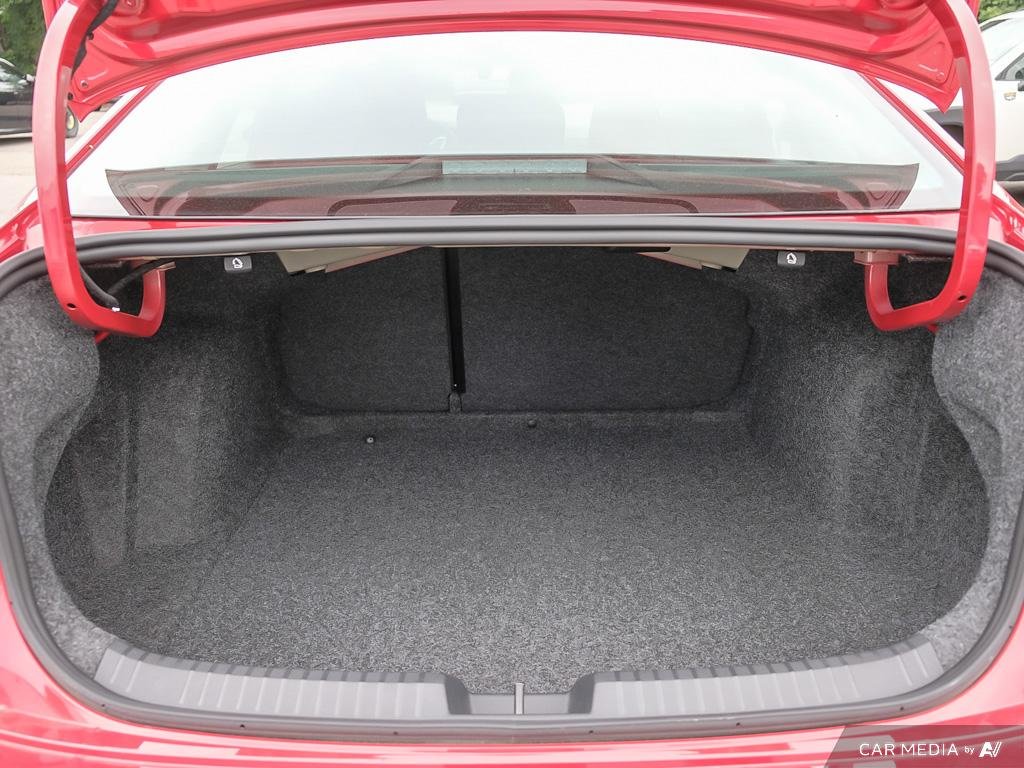 2024 Volkswagen Jetta Highline 1.5 T 8Sp at w/Tip