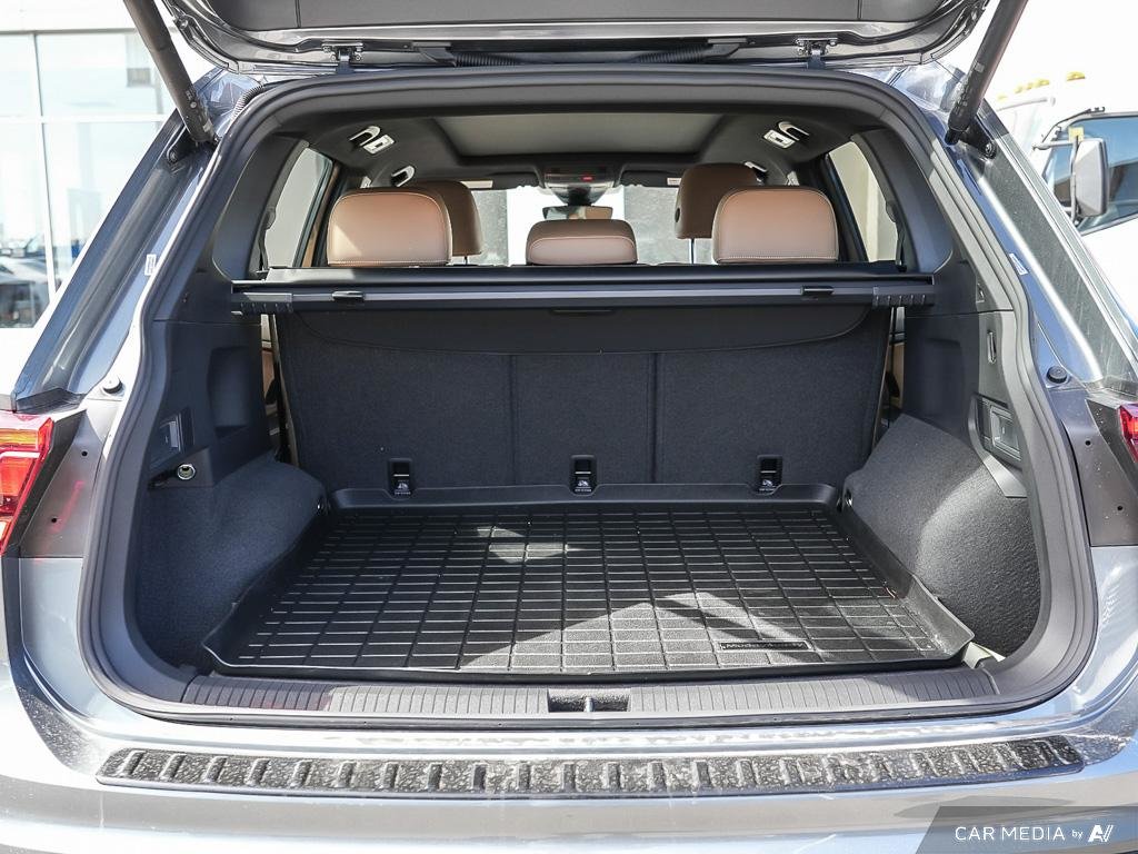 2024 Volkswagen Tiguan Comfortline R-Line Black 2.0T 8sp at w/Tip 4M