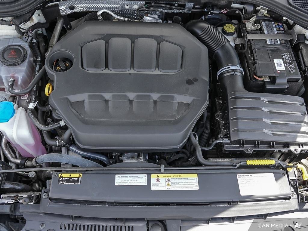 2023 Volkswagen Golf R 2.0T 7Sp at DSG w/Tip