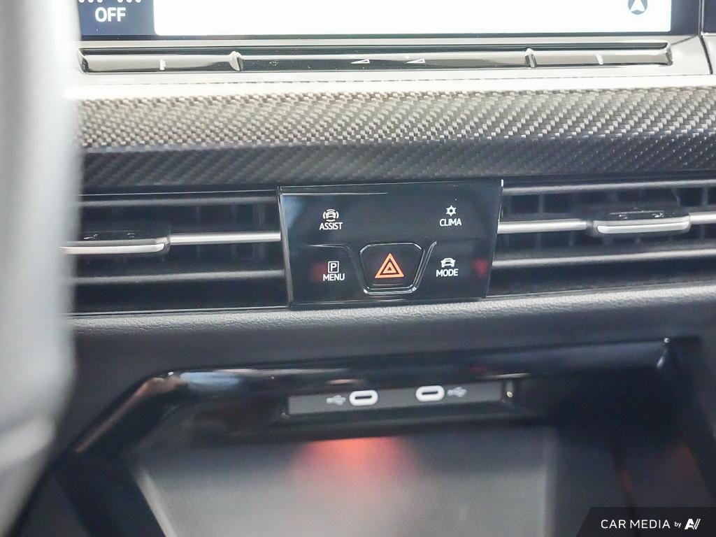 2024 Volkswagen Golf R 2.0T 7Sp at DSG w/Tip