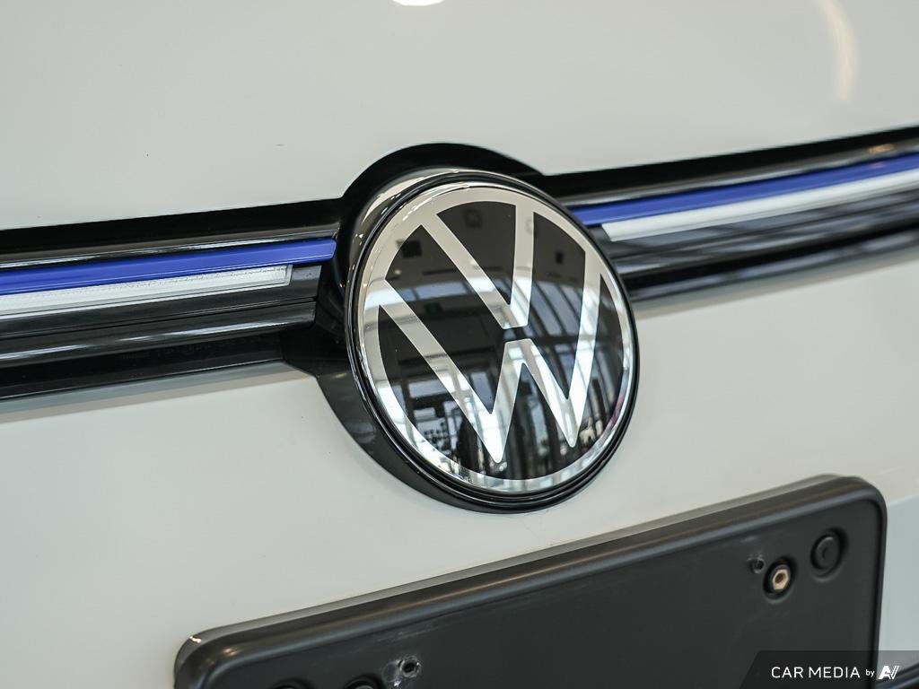 2024 Volkswagen Golf R 2.0T 7Sp at DSG w/Tip