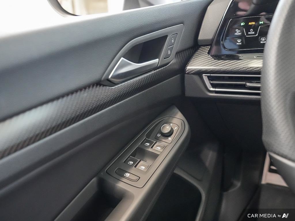 2024 Volkswagen Golf R 2.0T 7Sp at DSG w/Tip