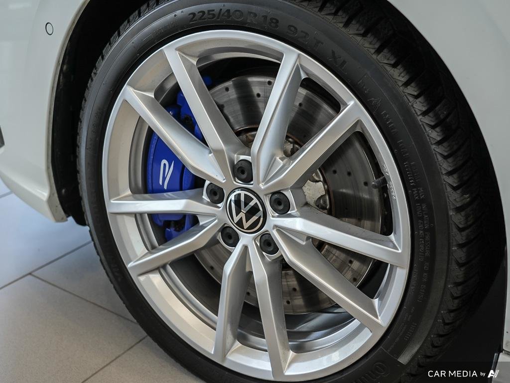 2024 Volkswagen Golf R 2.0T 7Sp at DSG w/Tip