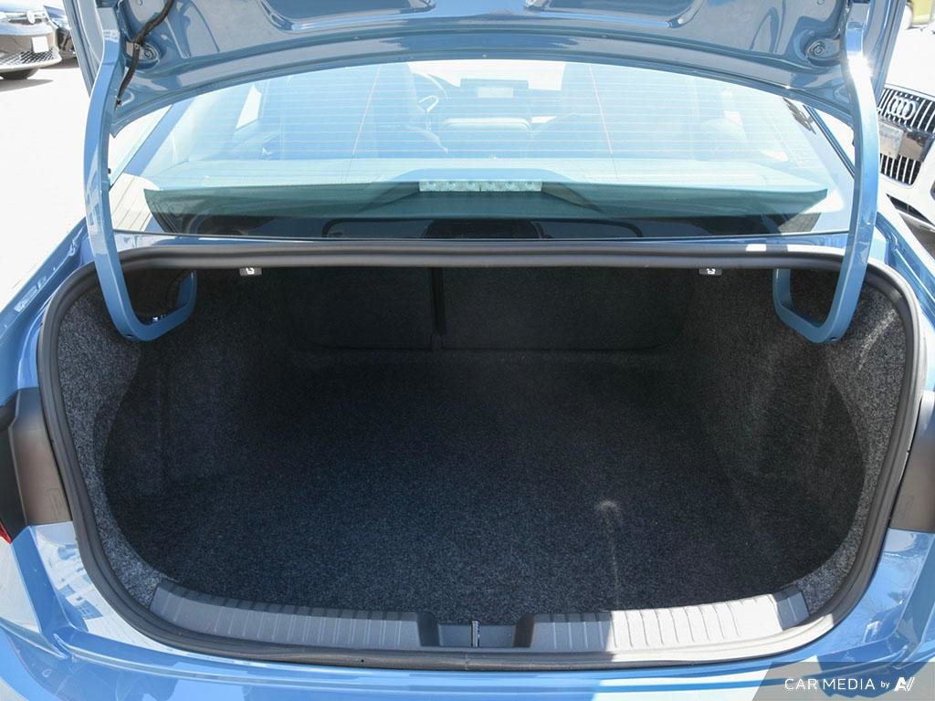 2025 Volkswagen Jetta Highline Auto